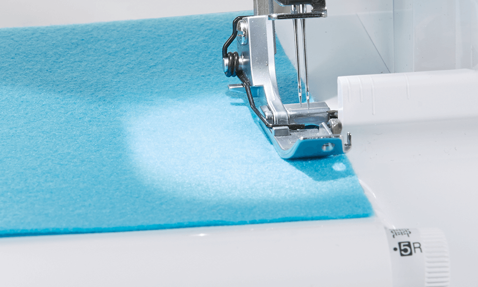 Brother 2104DAV Overlocker - Image 2