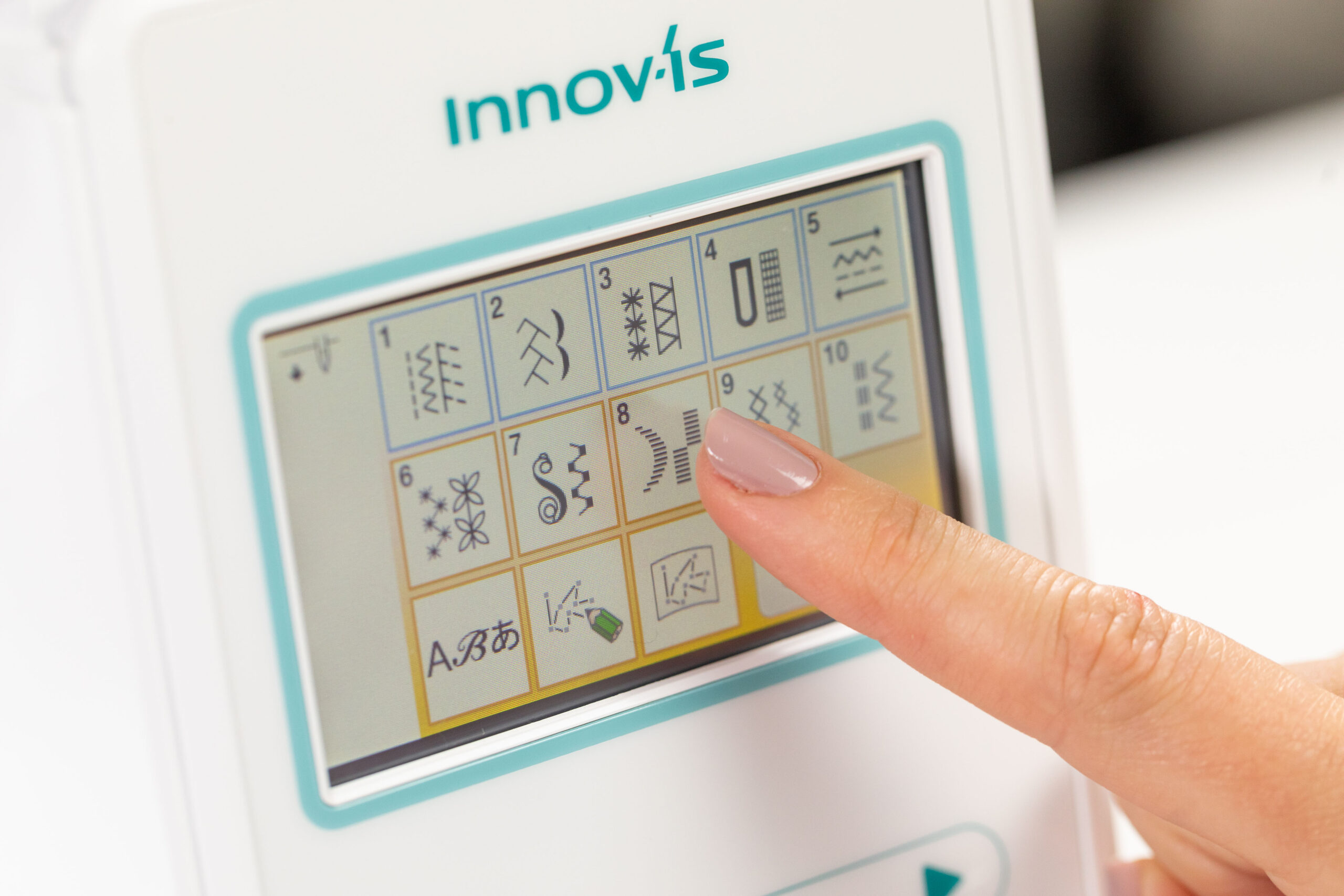 Brother Innov-is F560 Computerised Sewing Machine - Image 3