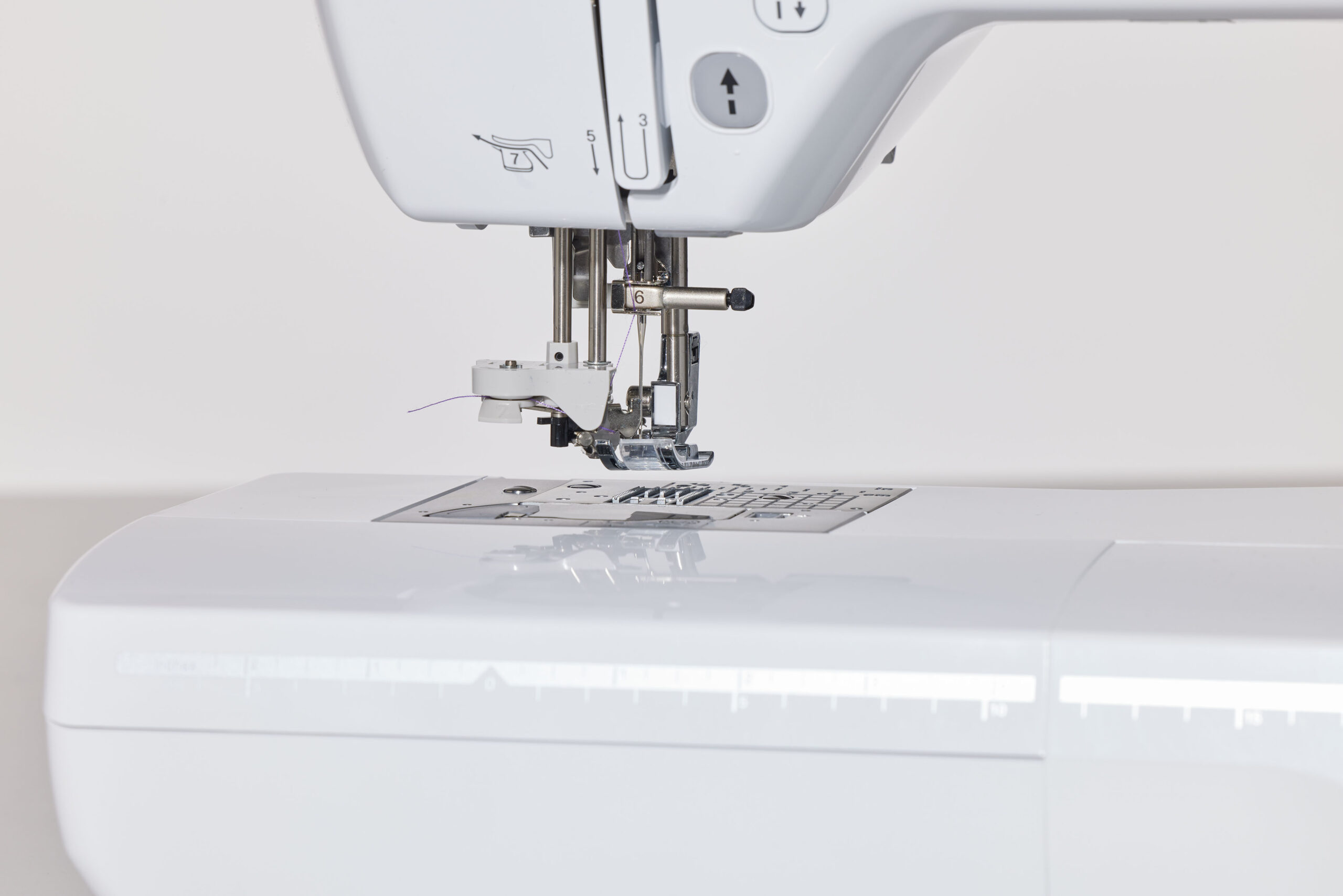 Brother Innov-is F560 Computerised Sewing Machine - Image 2
