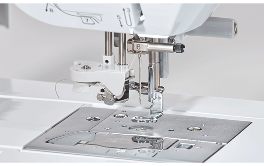 Brother Innov-is 880E Embroidery Machine - Image 4